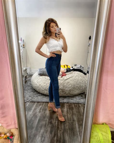 Pokimane Feet (2 photos) - feet.wiki