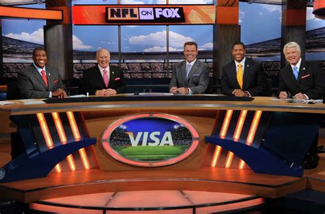 Fox's Johnson having good time on NFL show — and it shows