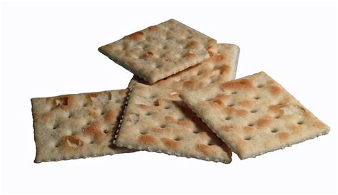 7 Best Sweet and Savory Recipes for Saltines - A Sharp Eye