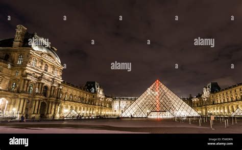 Pavillion Richelieu, glass pyramid entrance, Palais du Louvre, night ...