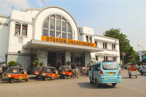 Stasiun Jakarta Kota - THE COLOUR OF INDONESIA