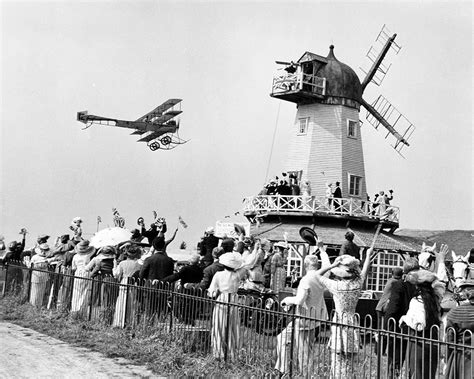 Those Magnificent Men in Their Flying Machines or How I Flew from London to Paris in 25 Hours 11 ...