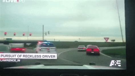 Dodge Hellcat Smokes Pursuing Cops