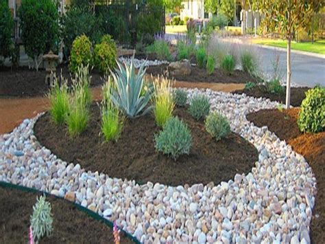 Front Yard Landscaping Ideas With Rocks And Mulch