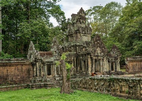 Ancient Temple Ruins in Cambodia · Free Stock Photo