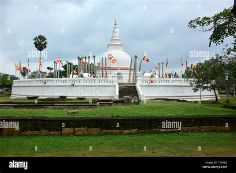 Thuparamaya stupa, Anuradhapura, Sri Lanka, UNESCO World Heritage Site ...