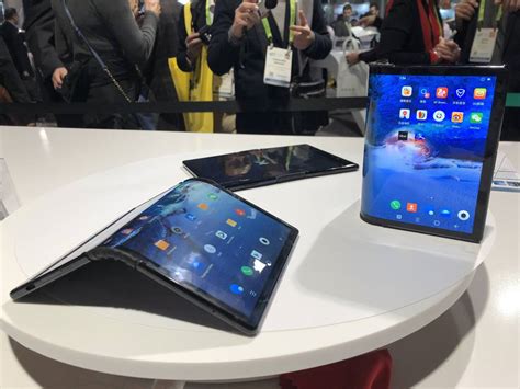 CES 2019: Say hello to first commercial foldable smartphone — VIDEO ...