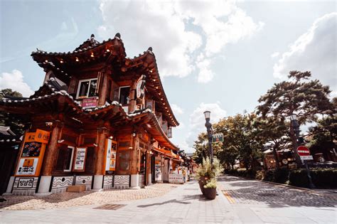 Jeonju Hanok Village: A "Jeonju-uinely" Charming Town