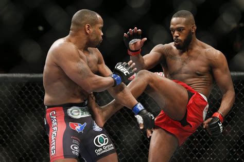 UFC: Jon Jones takes a dig at Daniel Cormier