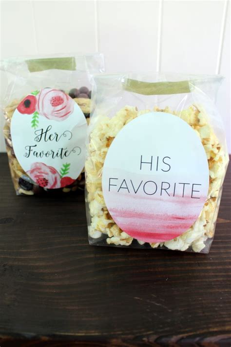 Wow Guests With These 7 Unique Wedding Welcome Bag Ideas | Wedding snack bags, Welcome bags ...