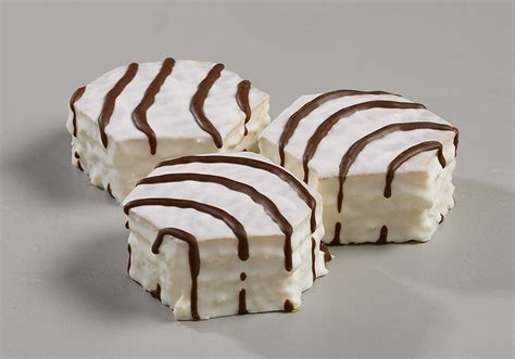 Little Debbie Zebra Cakes - 10 Twin-Wrapped Cakes - 13.0 oz Box - Pack of 1