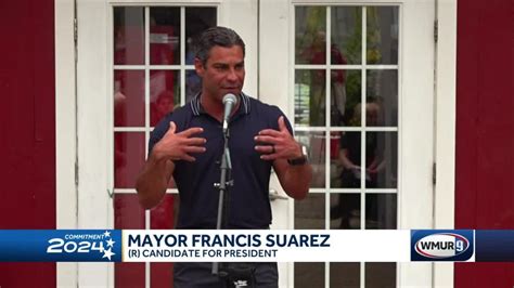 Francis Suarez addresses prospective voters at Rye event