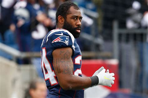 Darrelle Revis’ legendary intensity is even unnerving to Tom Brady