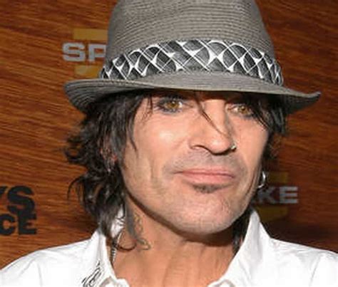 Tommy Lee Net Worth, Age, Family, Wife, Biography, and More - GMDA