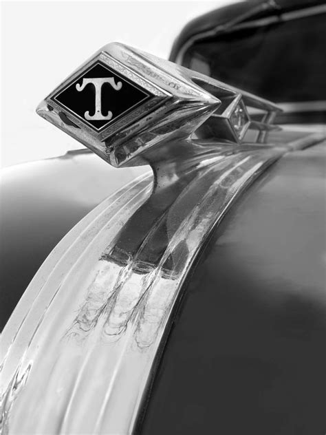 1949 Diamond T Hood Ornament Photograph by Ann Powell