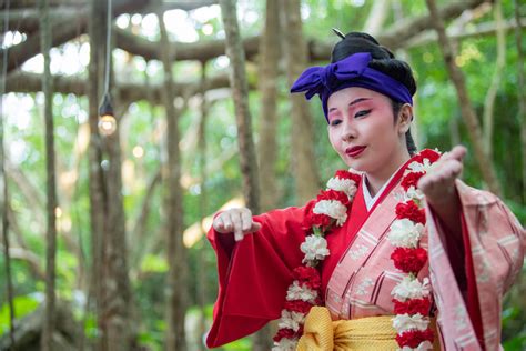 Ryukyuan Buyoka Dance Master, Chie Fukushima (Naha City), Shares the Beauty and Allure of ...