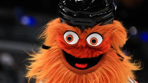 Creepy billboard of Flyers’ mascot Gritty descends on NHL hub city of ...