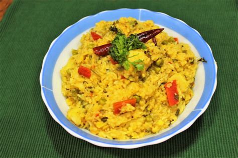 Kathyawadi Masala Khichdi | Gujarati Khichdi Recipe | Gujarati Rasoi