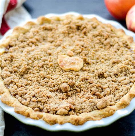 Best Apple Crumble Pie - JoyFoodSunshine