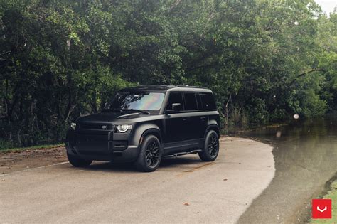 LAND ROVER DEFENDER - HYBRID FORGED SERIES: HF-2 - Vossen Wheels