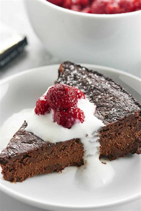 Vegan Flourless Chocolate Cake Recipe - Easy, Gluten Free