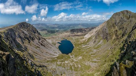 The best walks in Snowdonia: 8 hikes to take you from mighty Snowdon to ...