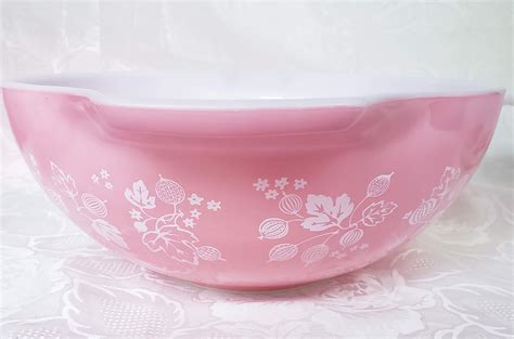 Vintage Pink Gooseberry Pyrex Cinderella Set - Aunt Gladys' Attic