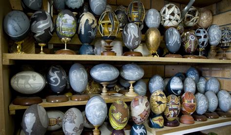 The craftsman behind the best emu eggshell art - Australian Geographic