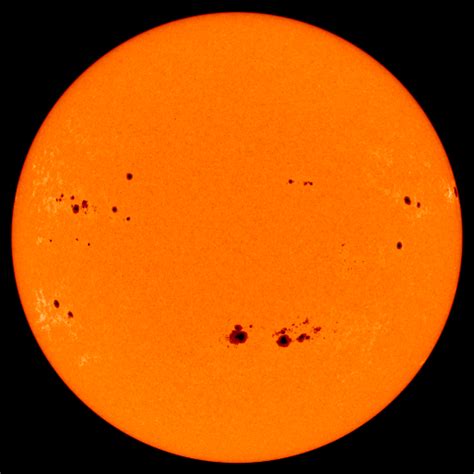 Surface Features of the Sun - The Sun Outer Temperature & Texture