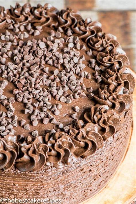 Dark Chocolate Cake Recipe {Homemade Cake & Chocolate Buttercream}