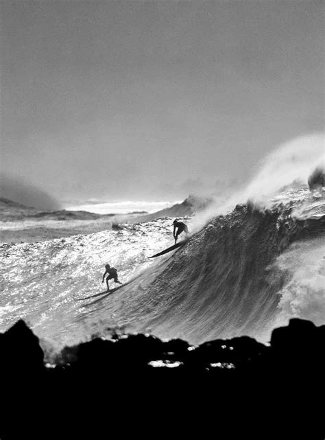 Eddie Aikau Invitational Surfing Contest | Surfing photography, Surfing waves, Kite surfing