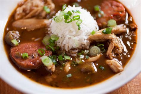 What's the difference between Creole and Cajun food?