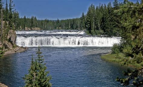 Idaho legislator asks U.S. Congress to close Yellowstone’s 'zone of ...