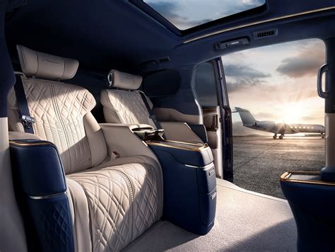 Facelifted Buick GL8 Avenir Luxury Minivan Debuts In China With Throne-Like Rear Seats | Carscoops