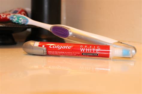 The Moy Life: Colgate Optic White Toothbrush + Whitening Pen {Review}