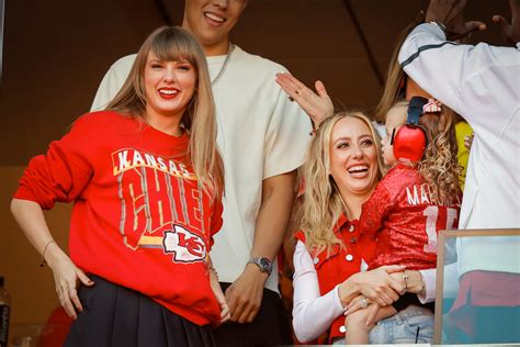 Taylor Swift Breaks NFL Dating 'Curse' With Travis Kelce Relationship - Parade