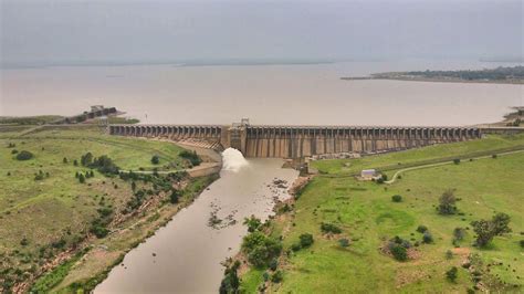 Vaal Dam Wall - Mavic Air 2 Drone Flight - YouTube