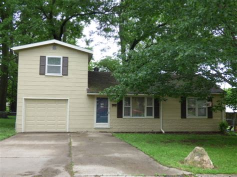 Brivity - 1329 Cheyenne Street Leavenworth, KS 66048 - Virtual Tour