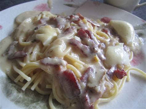 mikahaziq: Carbonara Recipe