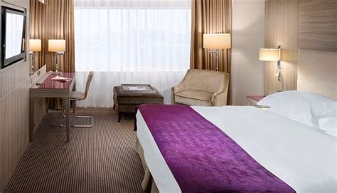 Hotel Rooms & Suites - Radisson Blu Manchester Airport