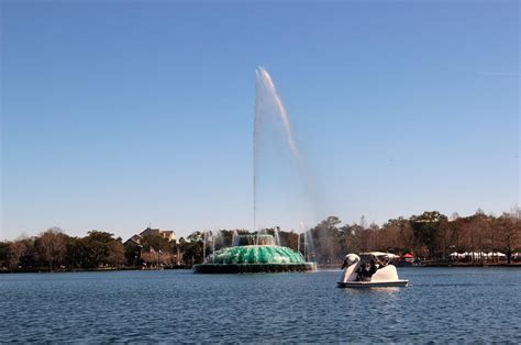 Lake Eola Park Orlando Swan Boats - ATUALIZADO 2022 O que saber antes ...