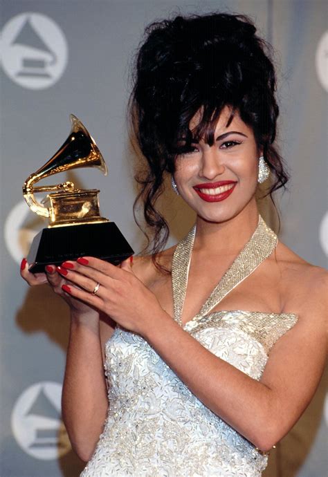 Selena Quintanilla Perez Singing