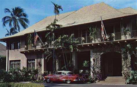 Halekulani Hotel Entrance 1950s | The 1932 lobby building at… | Flickr