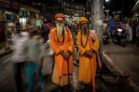 Cremation on the Ganges River : r/AccidentalRenaissance