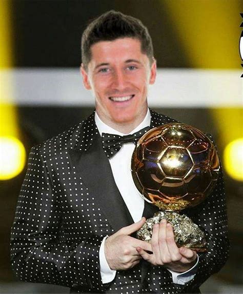 Lewandowski Ballon D'or - Robert Lewandowski Receives Ballon D Or From ...