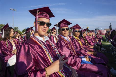 Southampton Graduates Look Toward The Future - 27 East