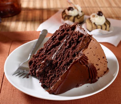 Old-Fashioned Chocolate Cake: a classic dessert to make your guests so happy!