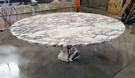 White marble round tulip table made in Italy | Dedalo Stone