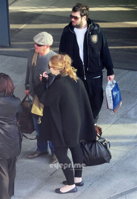 Adele arriving in London with her new Boyfriend on January 11, 2011. - Adele Photo (28221754 ...