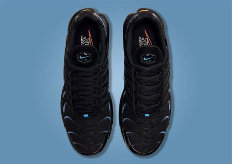 Nike's Air Max Plus Black University Blue Surfaces With A Gradient Effect - Sneaker News